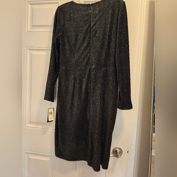 Julia Jordan Stripped Velvit Dress - Picture 3 of 4